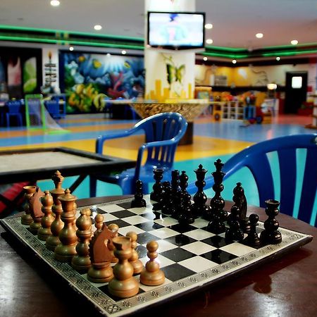 Leonia Holistic Destination Hotel Shamirpet Buitenkant foto