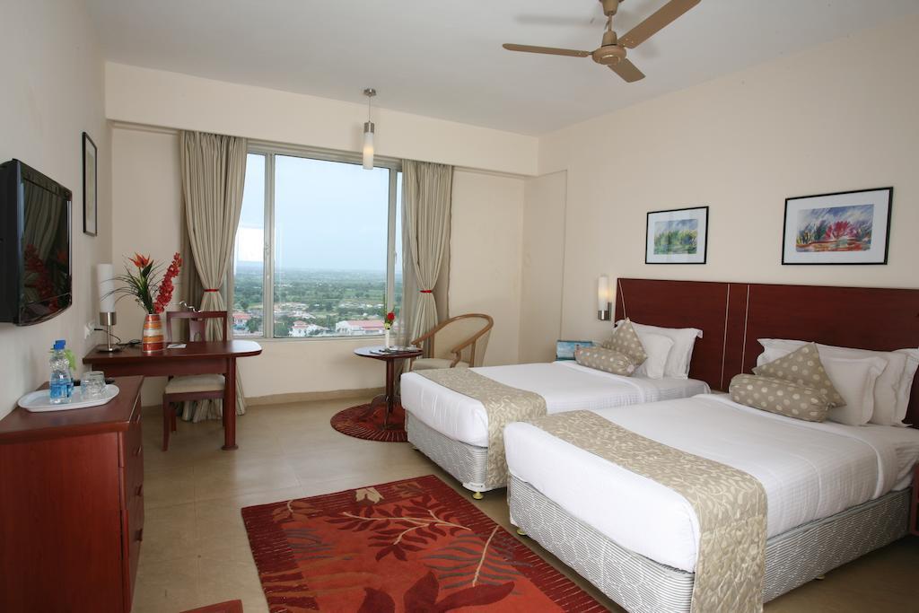 Leonia Holistic Destination Hotel Shamirpet Kamer foto