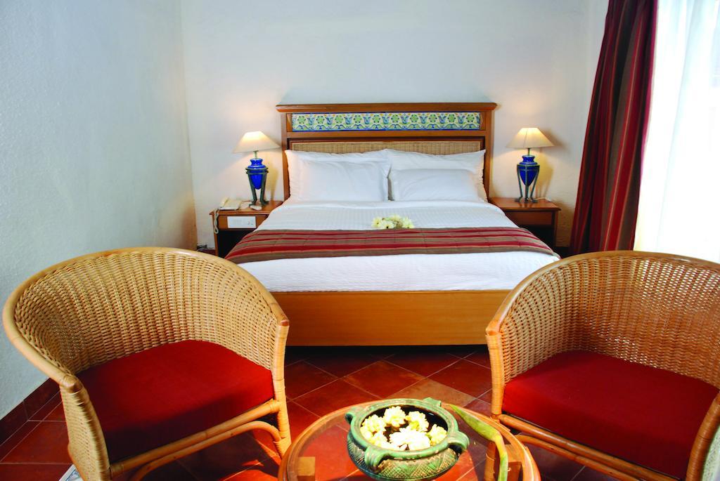 Leonia Holistic Destination Hotel Shamirpet Kamer foto