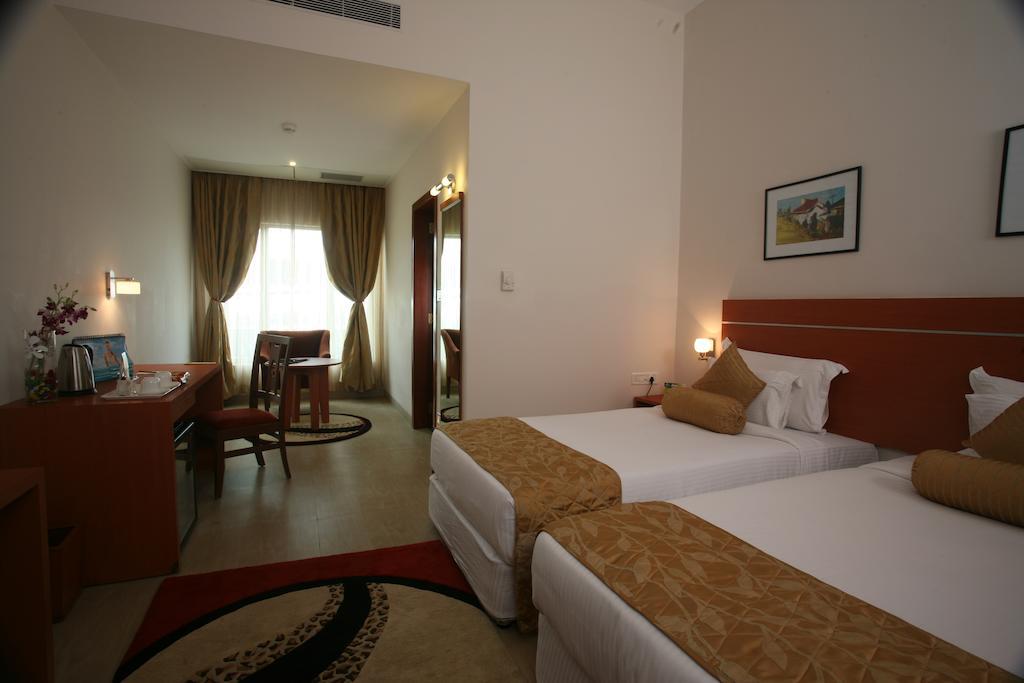 Leonia Holistic Destination Hotel Shamirpet Kamer foto