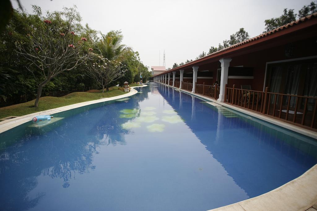 Leonia Holistic Destination Hotel Shamirpet Kamer foto