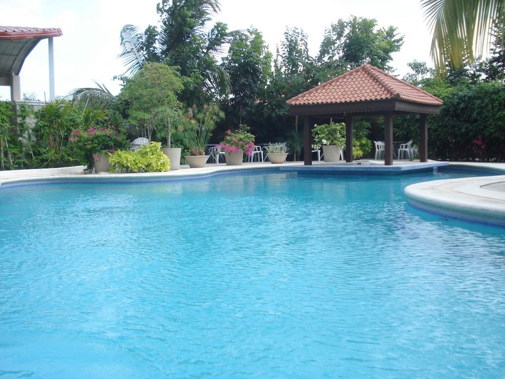Leonia Holistic Destination Hotel Shamirpet Buitenkant foto