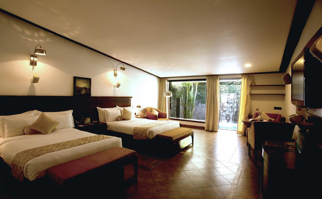 Leonia Holistic Destination Hotel Shamirpet Kamer foto